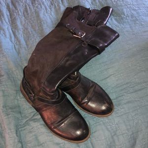 Black boots size 8